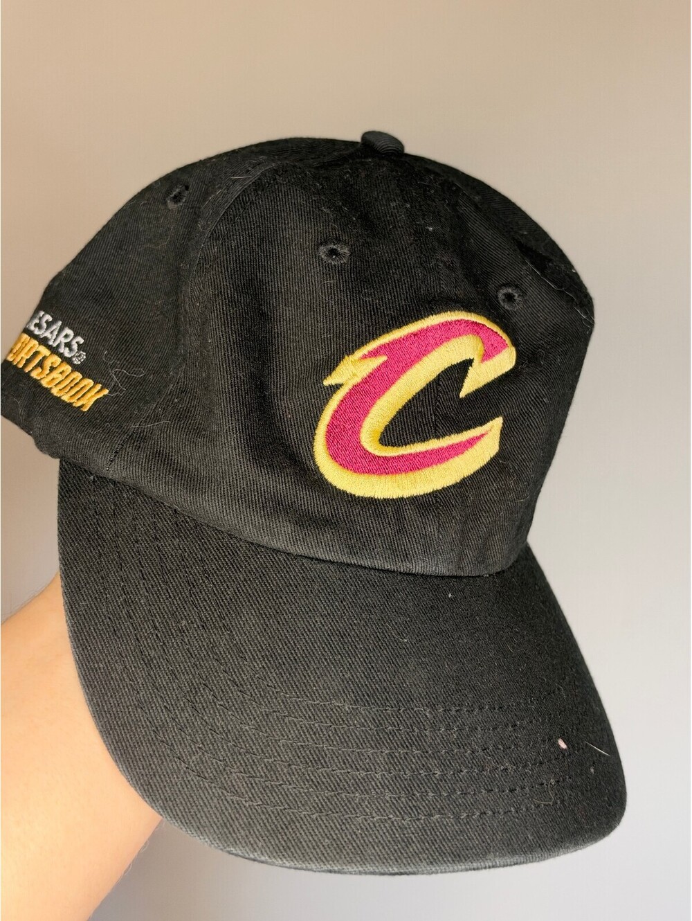 Men's black Cleveland Cavaliers adjustable hat